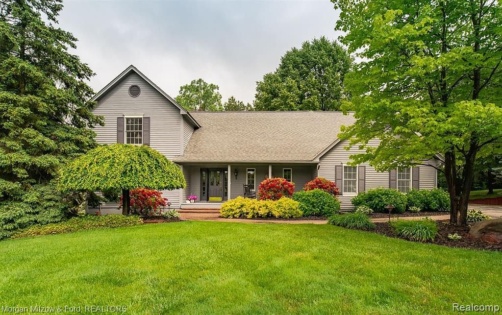 7338 Deerhill Dr, Clarkston, MI 48346 Zillow