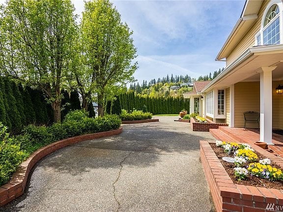 Patio areas with plenty of privacy.