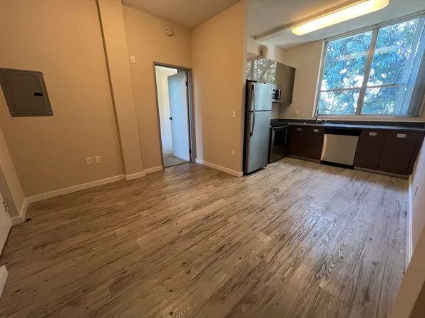 University Village, 25400 Carlos Bee Blvd #352, Hayward, CA 94542