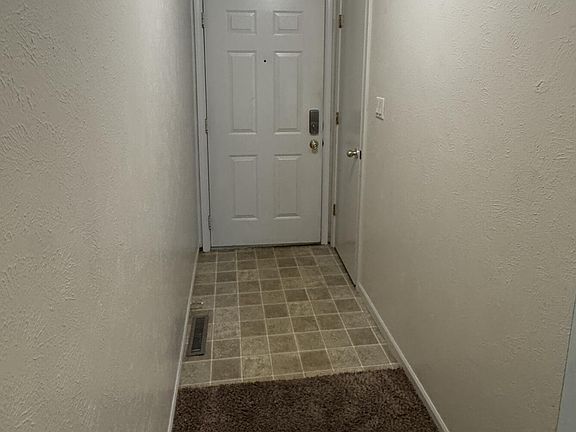 3rd image of 164 Irwin St