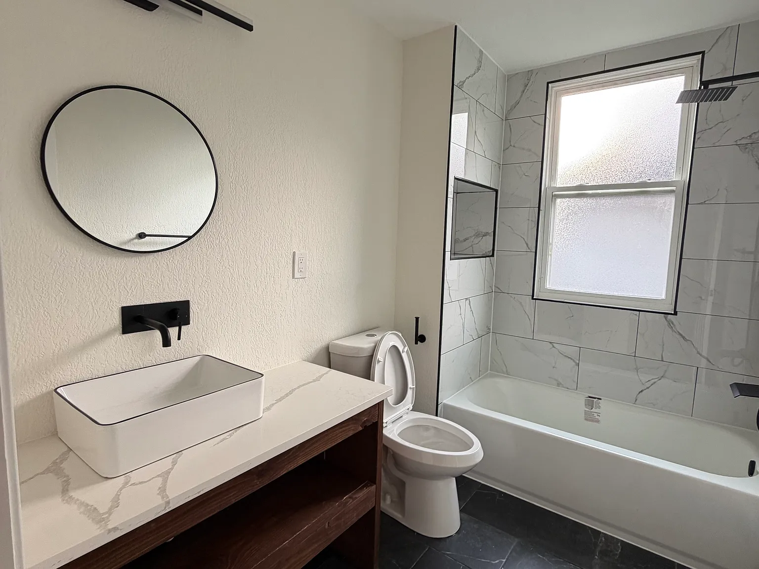 4 bed, 2.5 bath, 2246 sqft, $2,990 — Photo 3