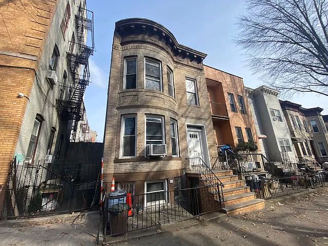 2nd image of 611 53rd St