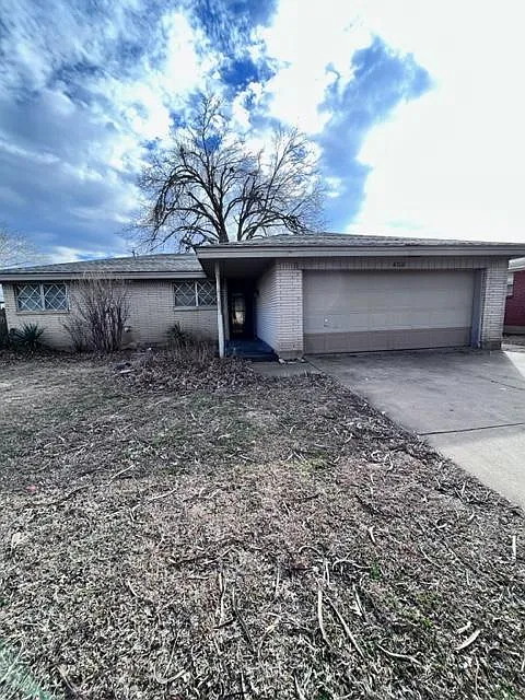 4708 Woodview Dr — Photo 1