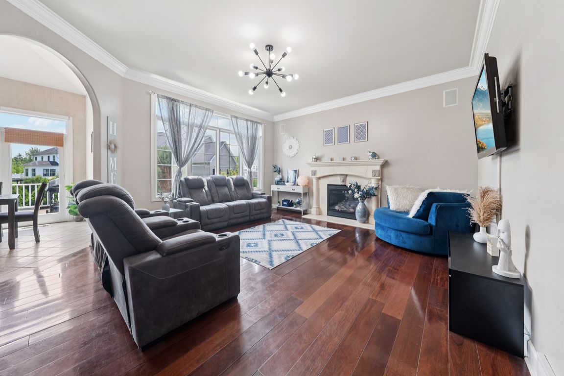 Fairmeadow Ct-0306-014