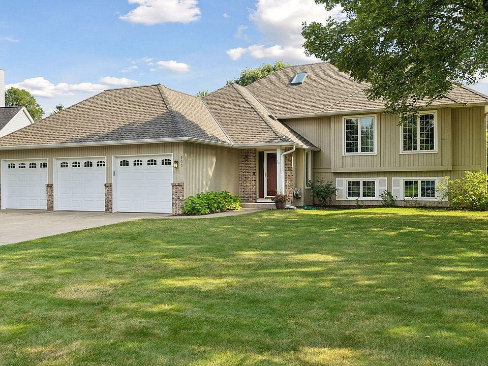 1st image of 902 Mendakota Ct