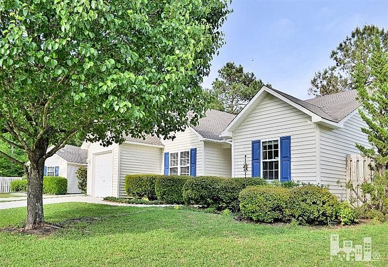1st image of 646 Serene Court NE