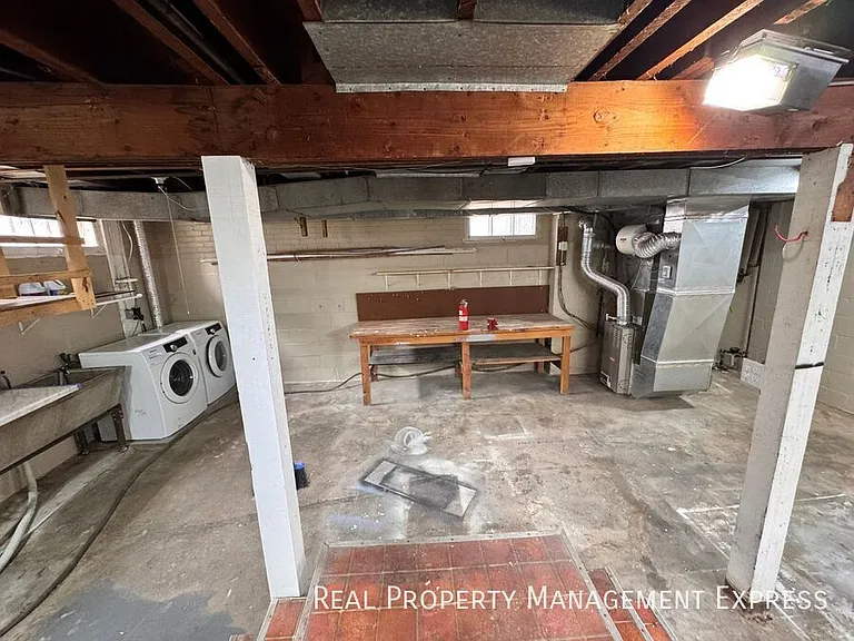 509 W 25th St — Photo 47