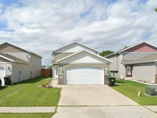 2609 54th Ave S, Fargo, ND 58104