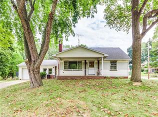 1804 Monument Rd NW, Canton, OH 44709