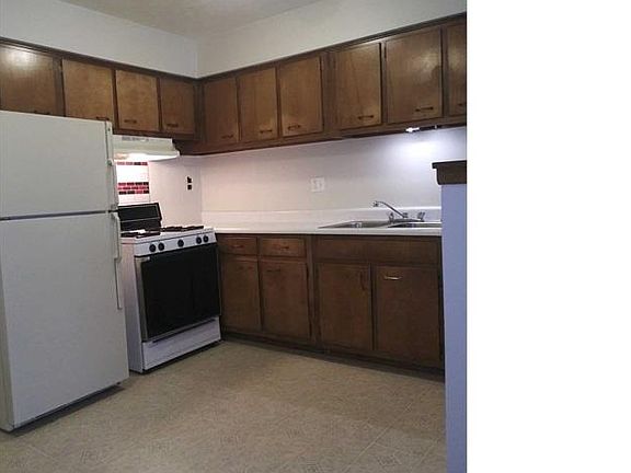 2nd image of 1020 N Main St APT 112