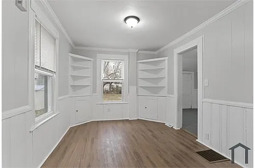 393 Huntington St Photo 1