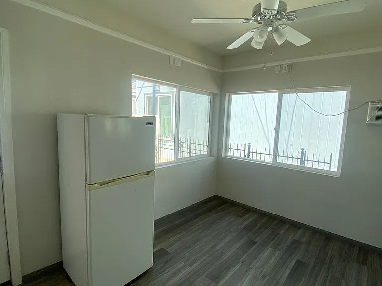 971 W Main St #D — Photo 1
