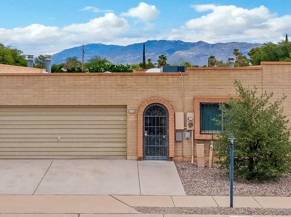 1233 S Oak Park Dr, Tucson, AZ 85710