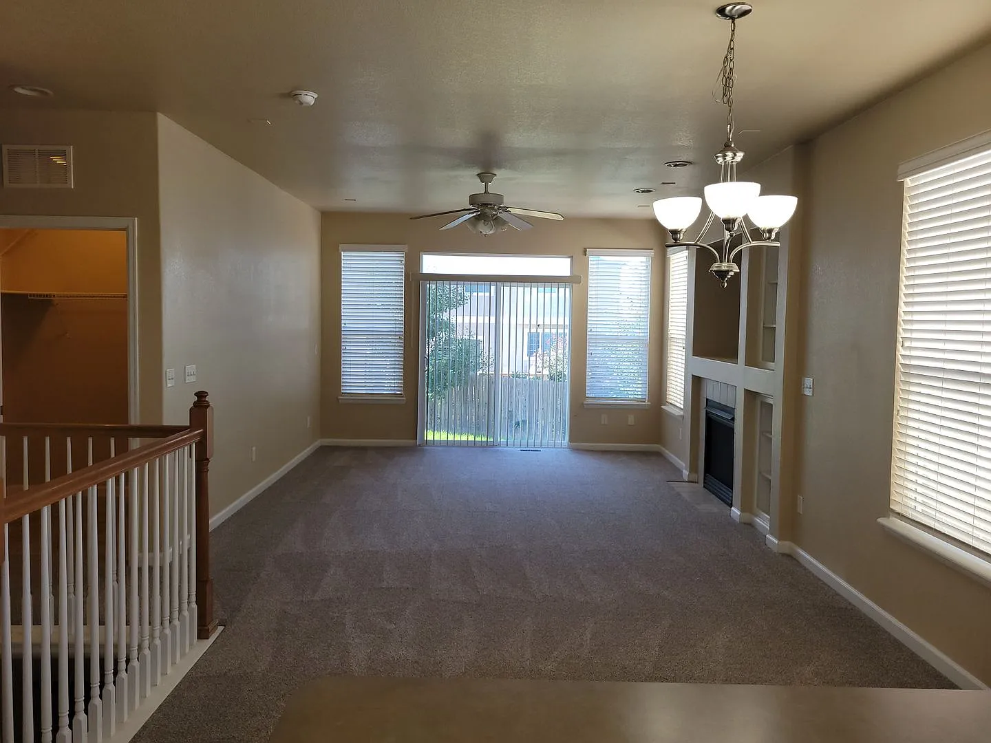 7747 Mountain Laurel Dr - Powers Area- 3 Bedroom/2 Bathroom/ 2 Car Garage — Photo 3