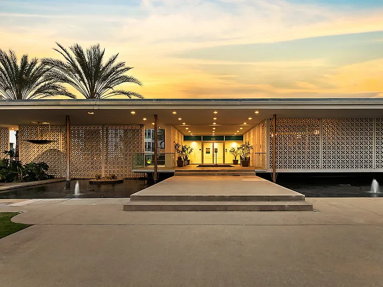 The Stuart at Sierra Madre Villa — Photo 47