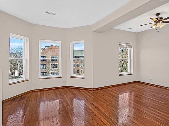 5th image of 1549 W Farwell Ave #3W
