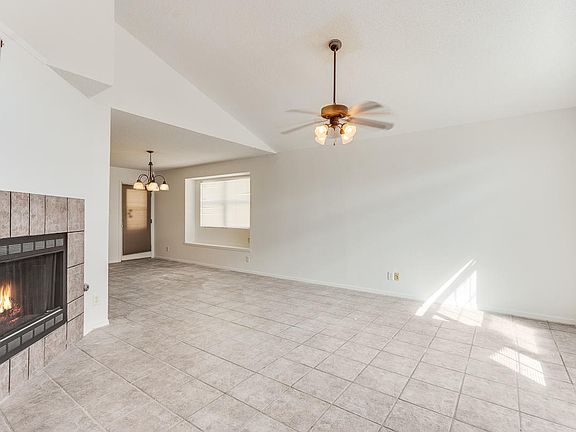 3rd image of 7465 Umbria Dr