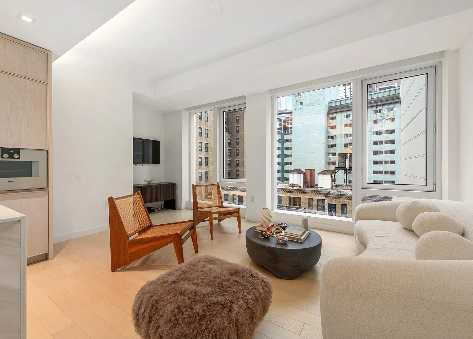 138 East 50th Street — Photo 1