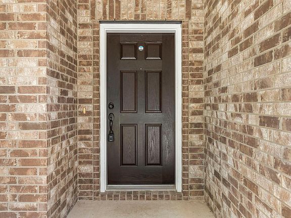 4th image of 18613 Falcon Pointe Blvd