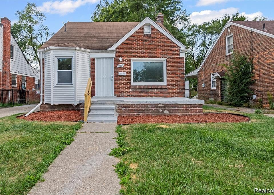 1st image of 19351 Dwyer St