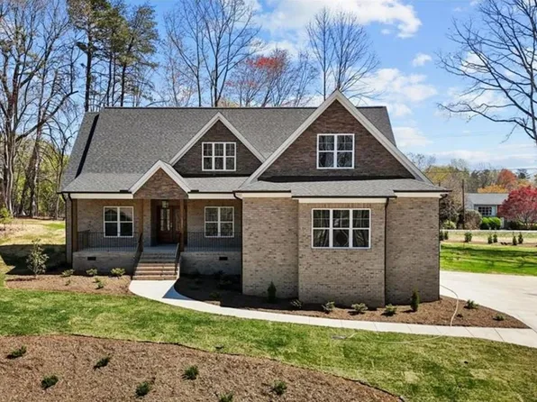 5321 McKinney Ct, Walkertown, NC 27051