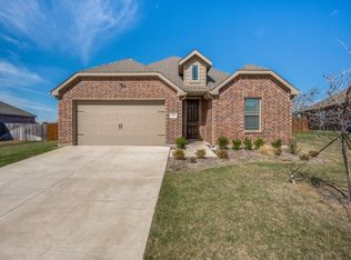 132 Creekside Dr, Sanger, TX 76266