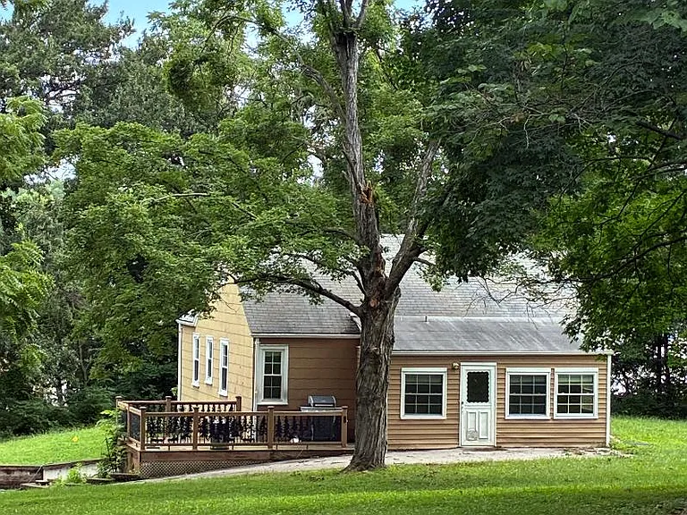 260 Old Sulphur Spring Rd — Photo 1
