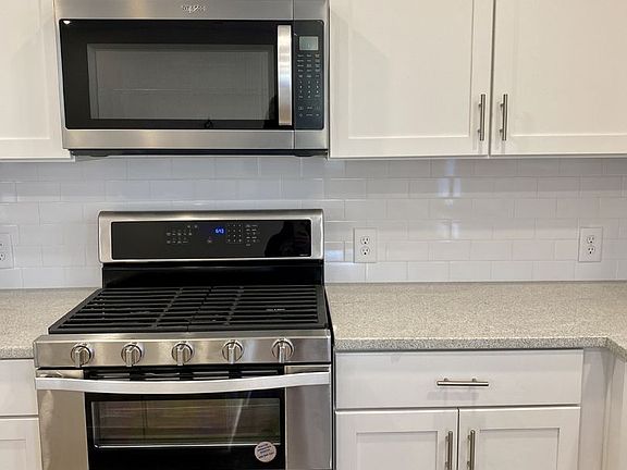 3rd image of 3217 Glenn Hope Way