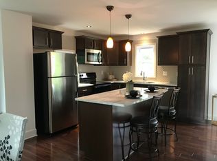 29 Springwood Manor Dr, Loudonville, NY 12211