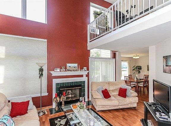 2nd image of 321 S Lancelot Ln