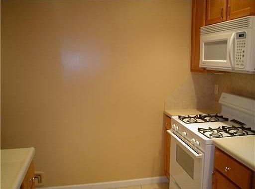3rd image of 350 Orchard Dr