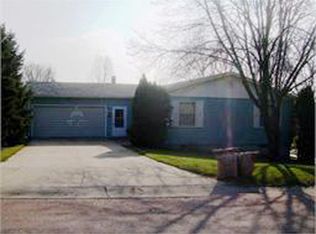 113 Half Moon Rd, Brookings, SD 57006