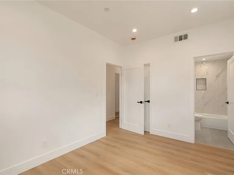 2843 Folsom — Photo 11