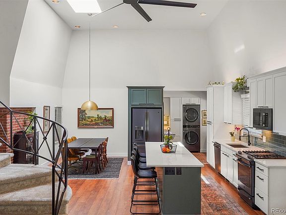 3rd image of 3262 S Oneida Way