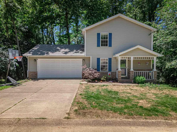 5899 Greensboro Dr, Newburgh, IN 47630