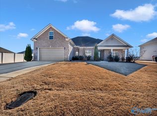 106 Shields Lake Dr, Huntsville, AL 35811