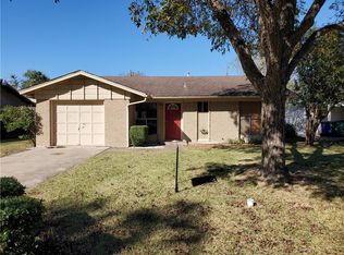 1404 Gilmore St, Taylor, TX 76574