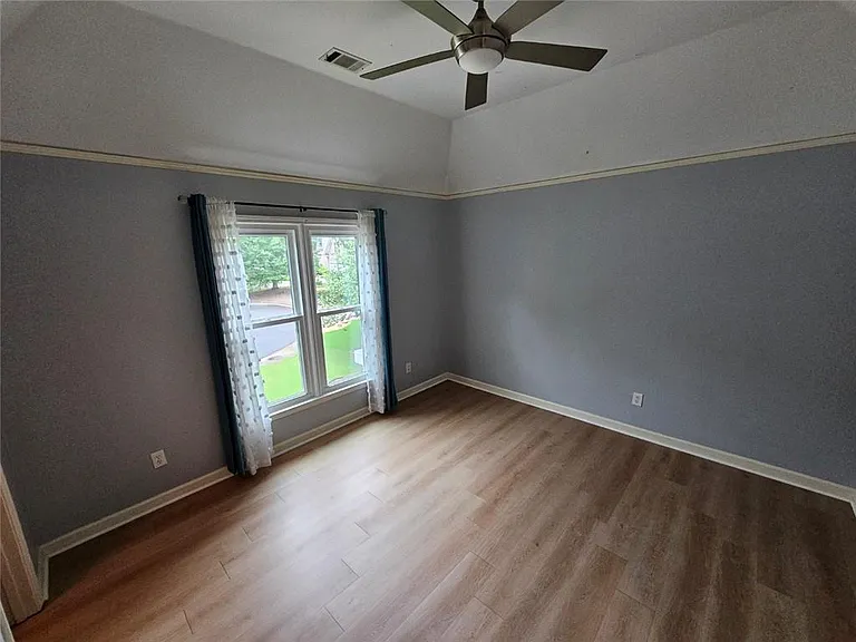 430 Eastbourne Way — Photo 20