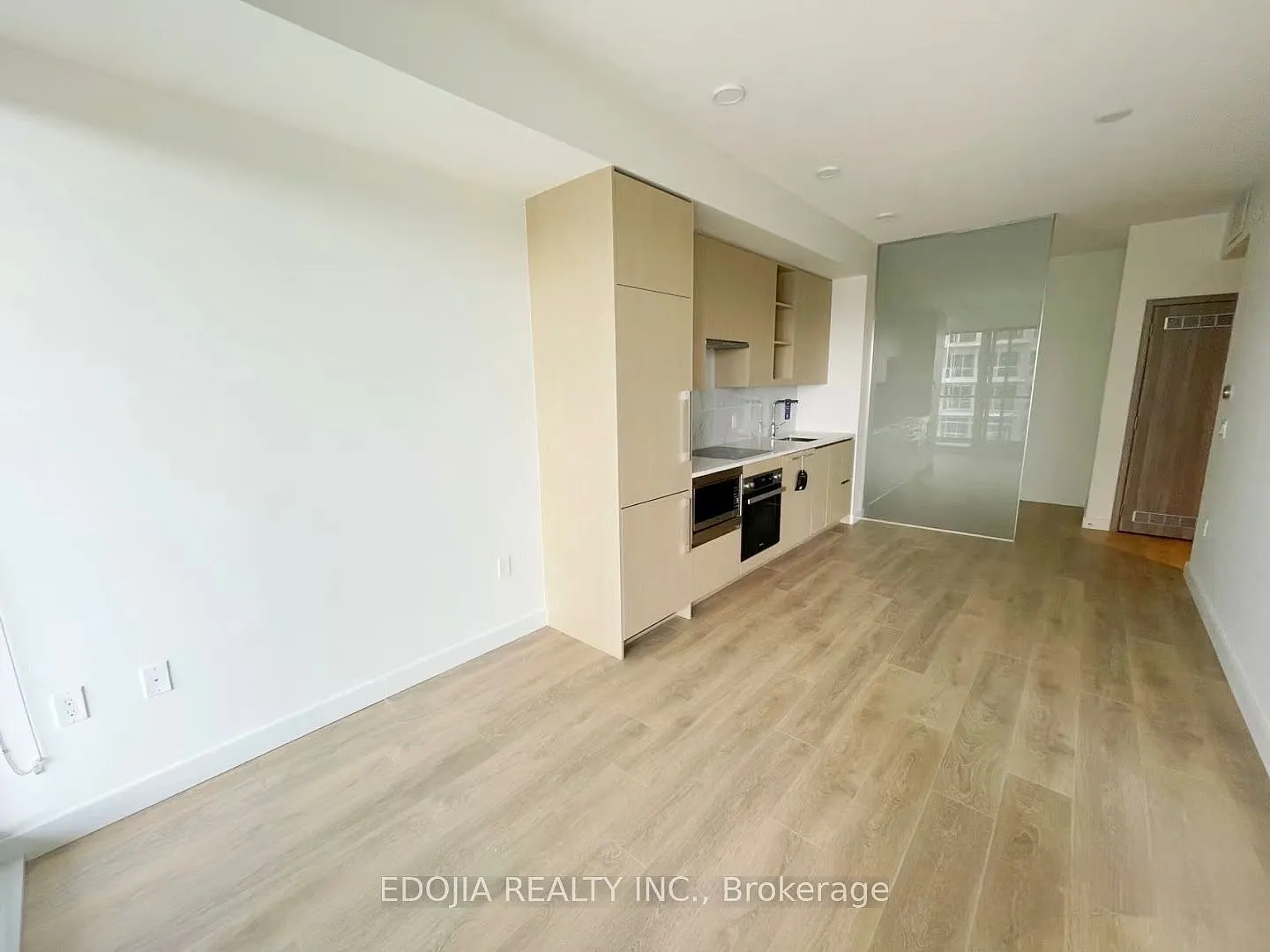 2 bed, $2,400 — Photo 2