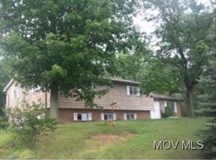 1157 Sunshine Mountain Rd, Williamstown, WV 26187
