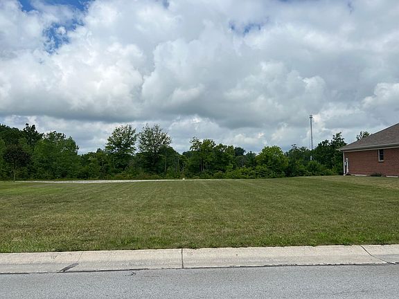 2nd image of 350 Miami Erie Cir