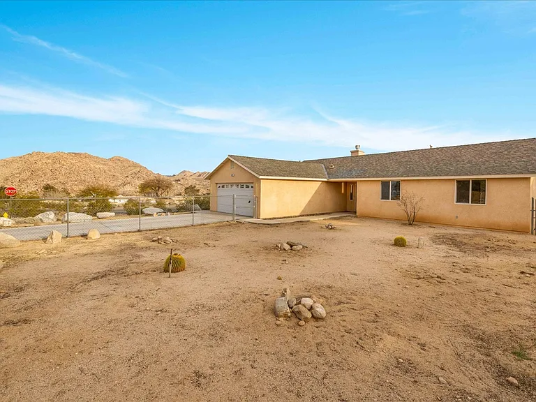 61791 Alta Vista Dr — Photo 1