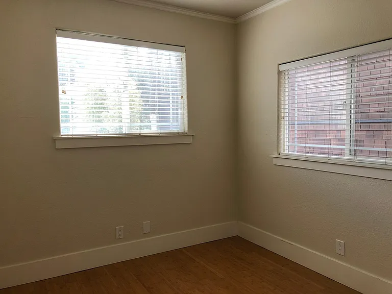 93 Glen Ave — Photo 12