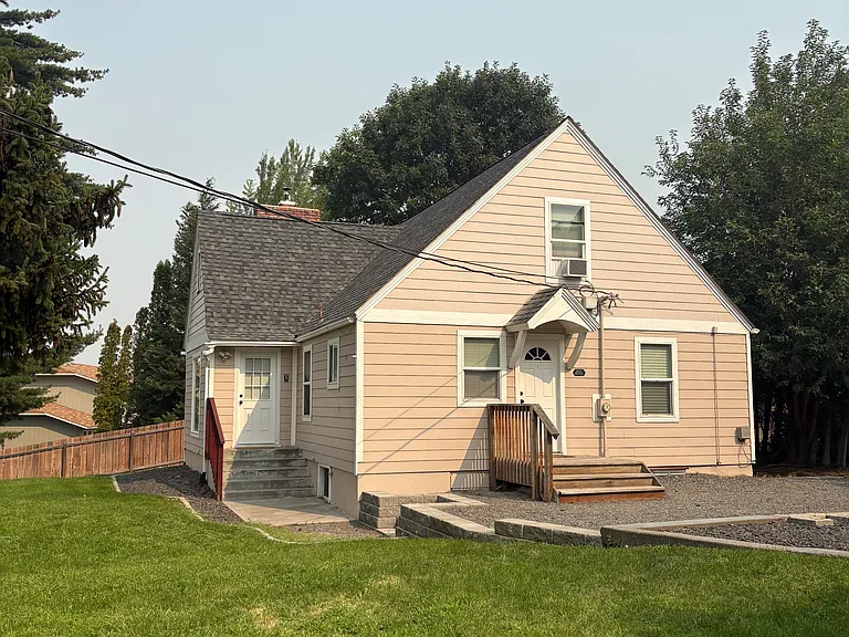 3012 Englewood Ave — Photo 2