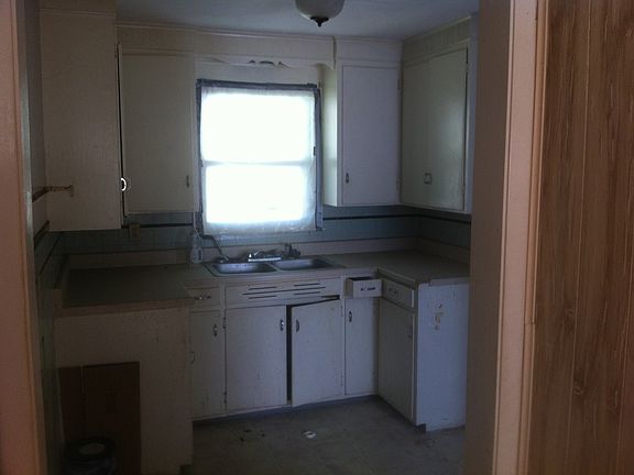 3rd image of 7211 Wayne Ave