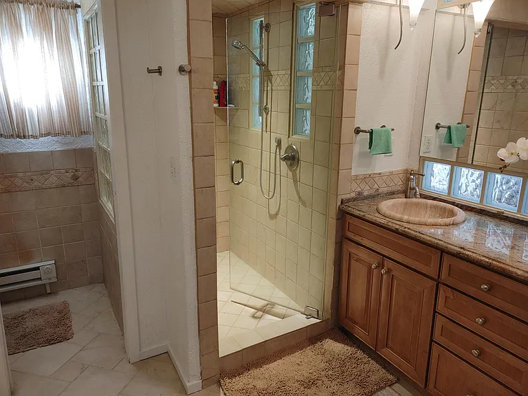 455 Delaware Dr — Photo 17
