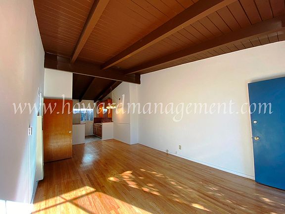 5th image of 821 Pacific St APT 4
