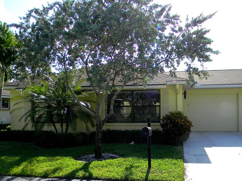 1st image of 9785 Pecan Tree Dr APT A