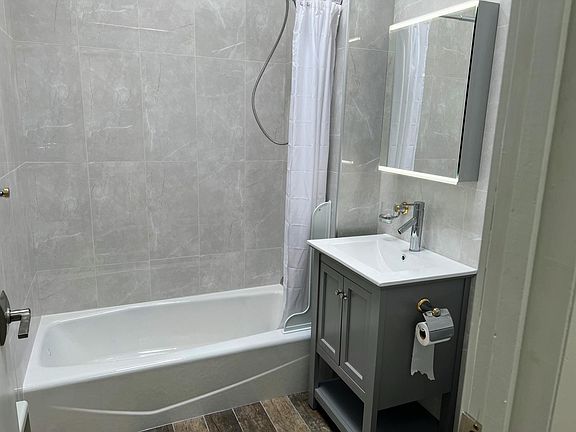 3rd image of 167 Bay 26th St Floor 2