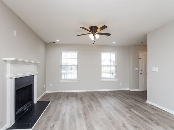 4th image of 4040 Brookfield Way